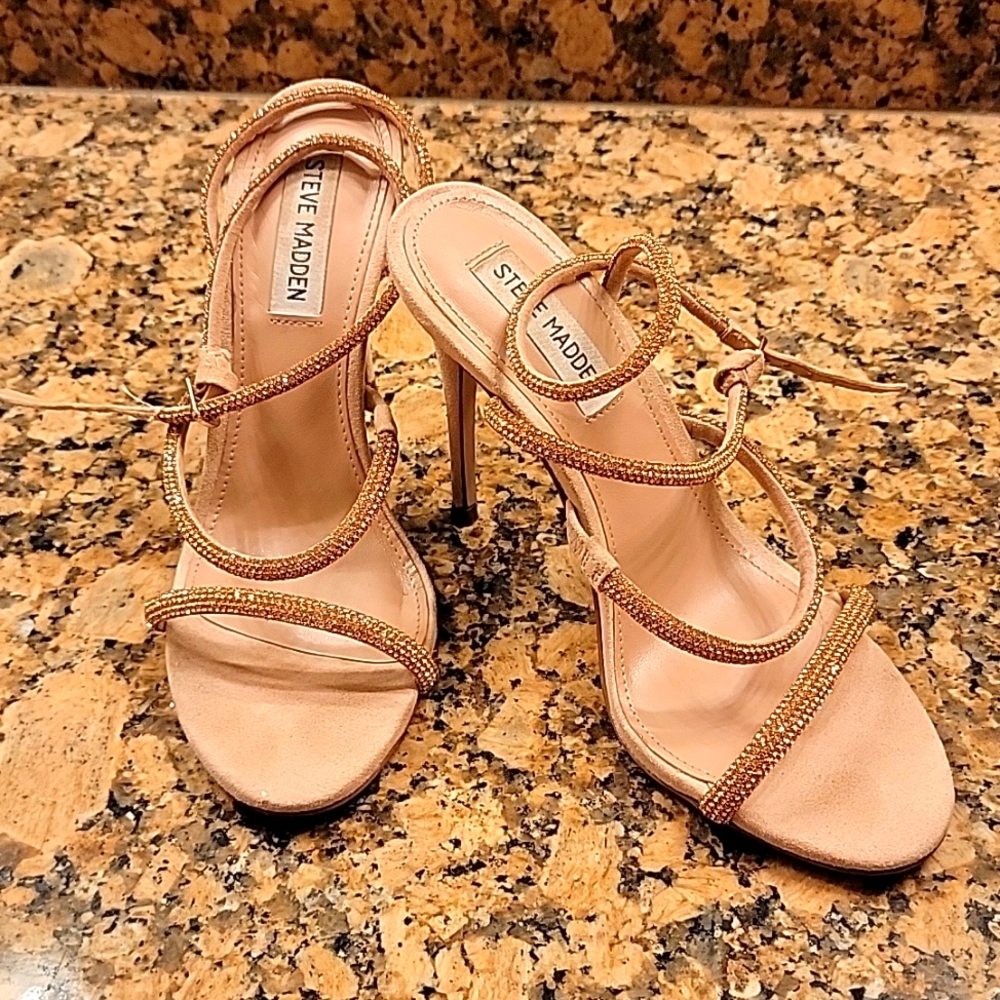 Gorgeous Steve Madden high heels.  Gold & Tan. Size 7.